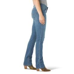 Wrangler Women's Essential Straight Leg Jean -Deals Cowgirl Kit Store 09MWTGB 2