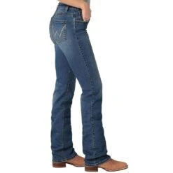 Wrangler Women's The Ultimate Riding Bootcut Jean -Deals Cowgirl Kit Store 112328569 02